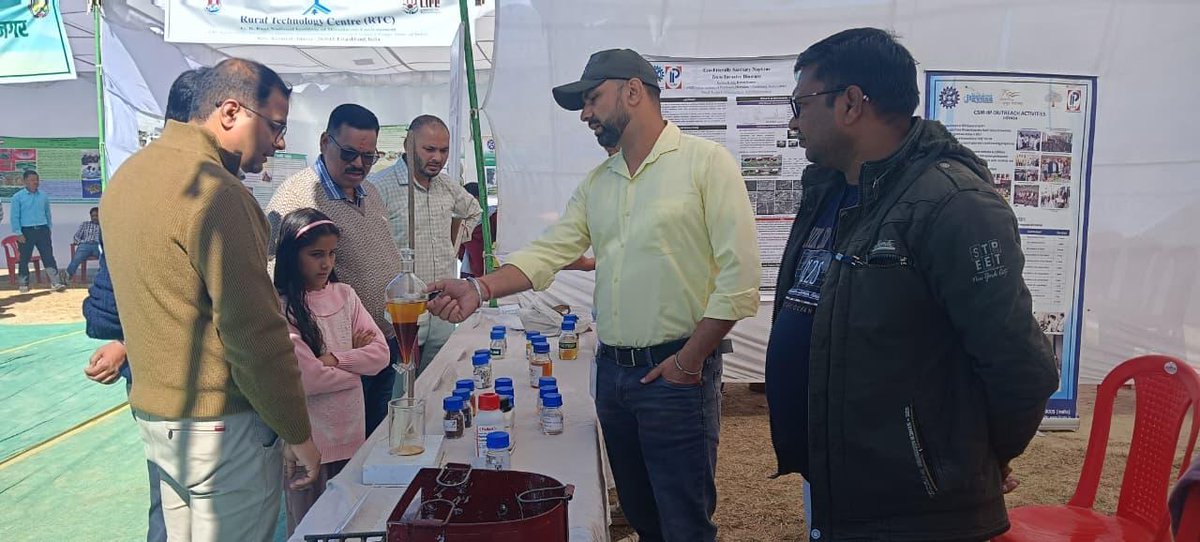 CSIRIIP's tweet image. राज्य स्थापना के रजत जयंती का समारोह 7 नवम्बर से 9 नवंबर तक इस वर्ष चंपावत में बहुत धूम धाम से बनाया गया।जिसमें भारतीय पेट्रोलियम संस्थान देहरादून की तरफ से भी प्रदर्शिनी लगाई गई। .