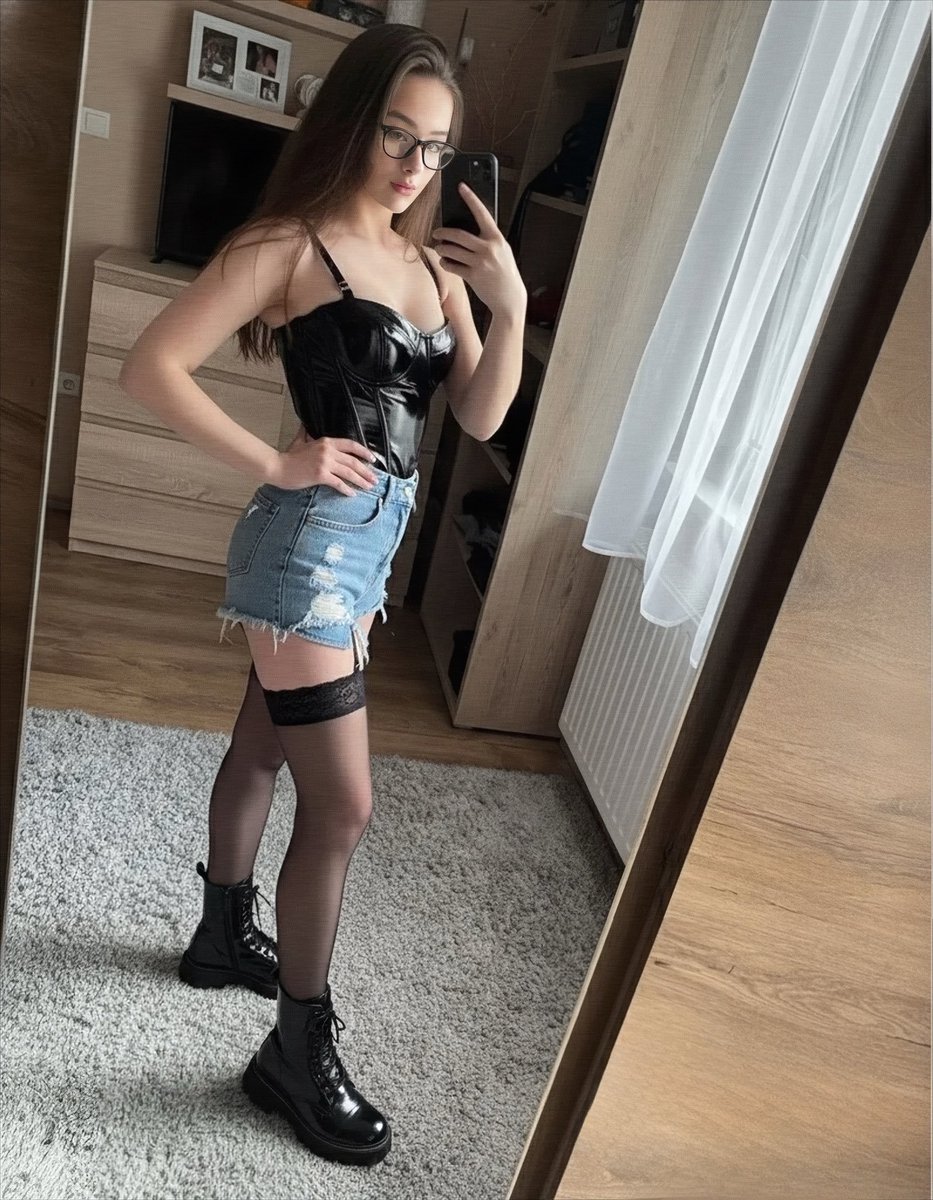 Mistress Anna tweet media