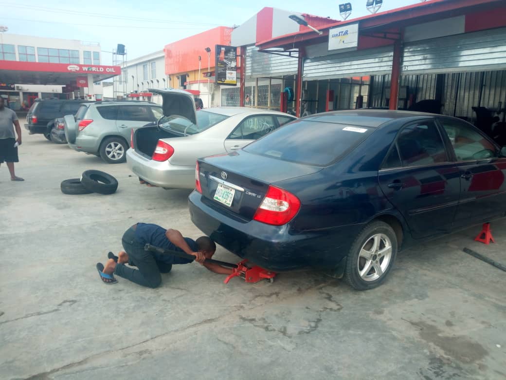 elite_wheel's tweet image. Poor wheel alignment can cause uneven tyre wear, reduce grip, and affect handling, making your drives less safe. If your car drifts to one side or steering feels off, get your alignment checked promptly to protect your tyres and your safety. #CheckTyres #WheelAlignment