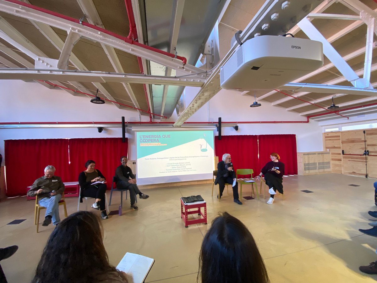 SomComunitats tweet media