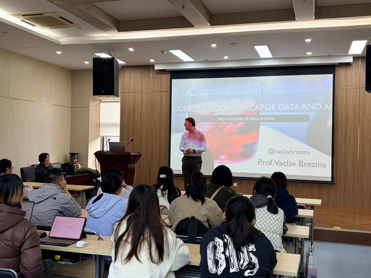 vaclavbrezina's tweet image. First days in Xi’an 🇨🇳 - extraordinary students and a great atmosphere. Encouraging discussions on future collaborations, visits and dual degree opportunities with @LancasterUni 🌏✨
#Teaching #Research #GlobalLearning #ChinaTour #AcademicCollaboration