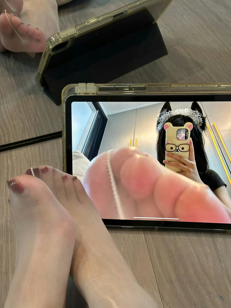 ViViyyds's tweet photo. 🧦 https://t.co/gtRqdHkf1e