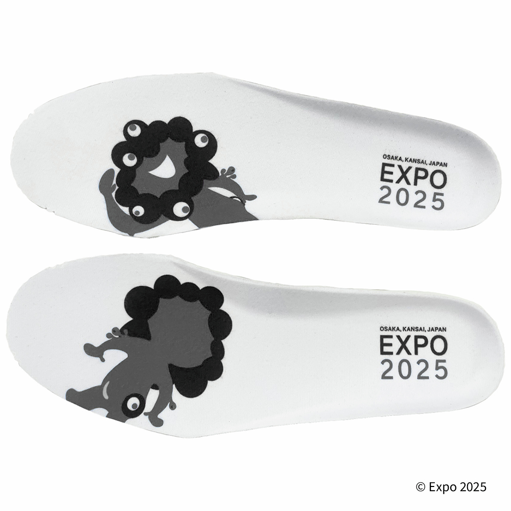 mizunoshop's tweet image. ＼＼　 \ 　/ 　／／
#ミャクミャクスニーカー が帰ってくる！？
／／　 /　 \　 ＼＼

今回は「ブラック×グレー」の新色カラーが登場✨

発売は⏰11/13（木）11:00⏰数量限定販売です！
jpn.mizuno.com/ec/disp/attgrp…
#大阪・関西万博 #EXPO2025 #ミャクミャク