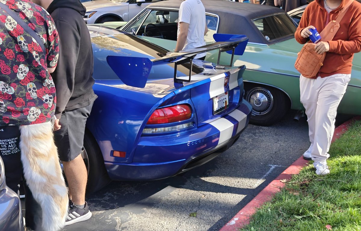 Apfolve's tweet image. Besides the situation, @pacanthro was alright.

Let the mini buckets run free