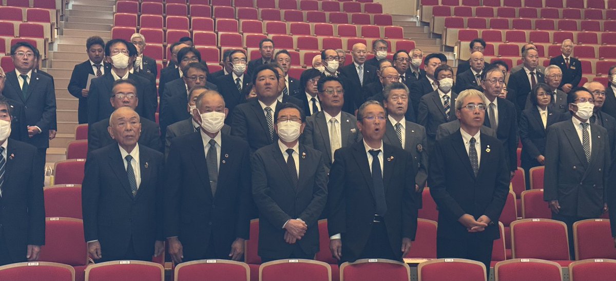 東和ライオンズクラブ結成５０周年記念式典が、１１月9日、東和文化センターにおいて多くの皆様方のご出席のもと、盛大に開催されました。

東和ライオンズクラブ久野浩二会長から式辞、酒井富也332D地区地区ガバナーから祝辞が述べられました。