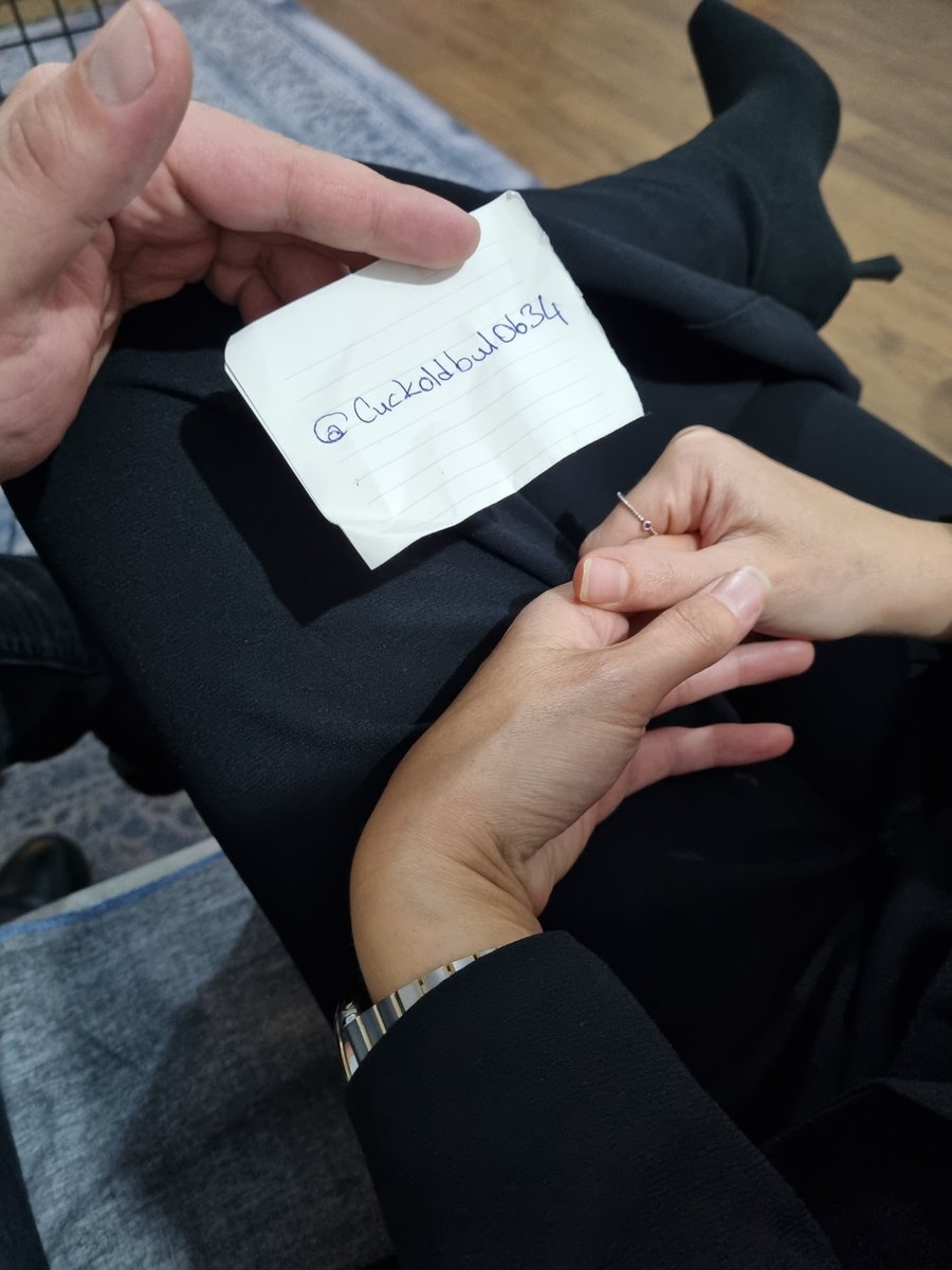 Önceden sözleştiğimiz takipcim. Hoş ve zarif bir kadın ile İstanbul dönüşü tanışma.
Siyahın asaleti, fevkalade bir kadın, haz ve mutluluk verici baş başa geçirilen dakikalar.
Tabi ki özel anlar özelimizde...
#cuckoldçiftler #cuckoldtürkiye #swingerçift #evliçiftler #evliçift