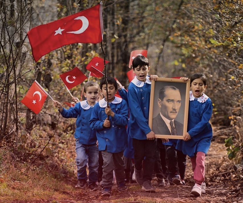 Açtığın yolda, gösterdiğin hedefe…🇹🇷

#GaziMustafaKemalAtatürk
#10Kasım