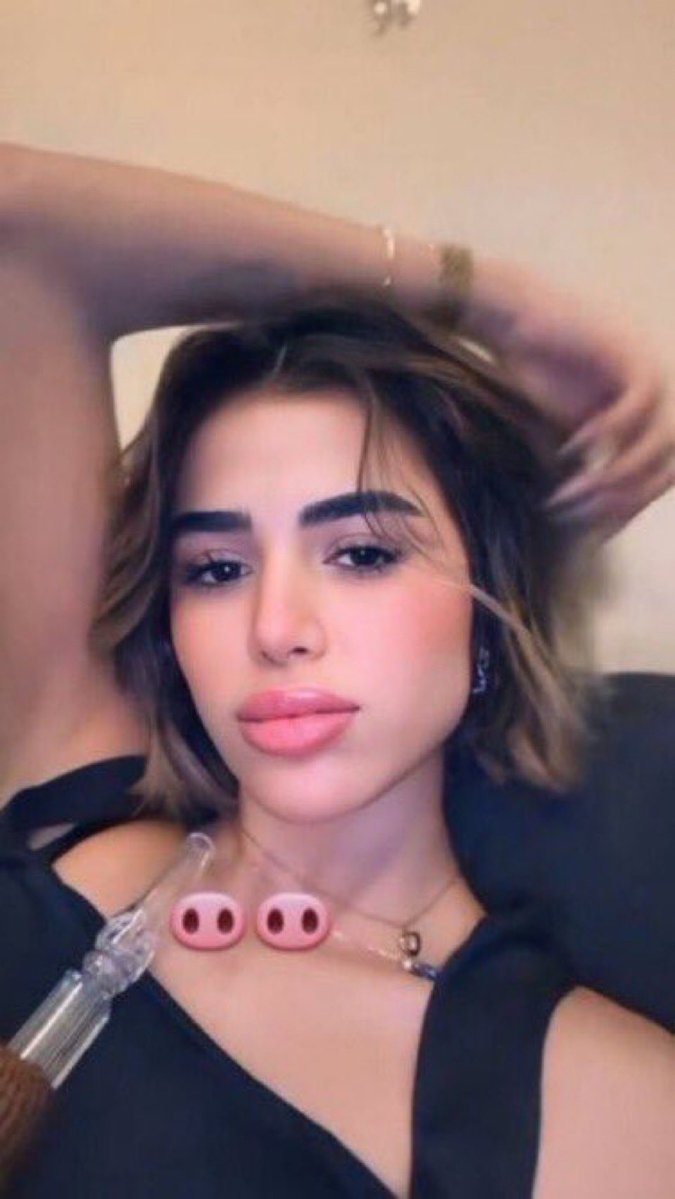 ناظر بشيشتها يا خنزير ، تتمنى ان عمتك ميثان بعد ما تخلص ارجلة تزرقها فيك يخنزير صح؟🤭🤏🏻.