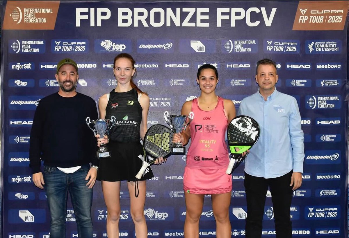 ¡OTRA VICTORIA M3! 🤩

👏 Hoy nos toca felicitar a Ainize Santamaría, que junto con su compañera Giorgia Rosi,se proclamó este fin de semana campeona del FIP Bronze de Dénia.

😋 ¡Enhorabuena!

#m3padelacademy #m3 #FIP