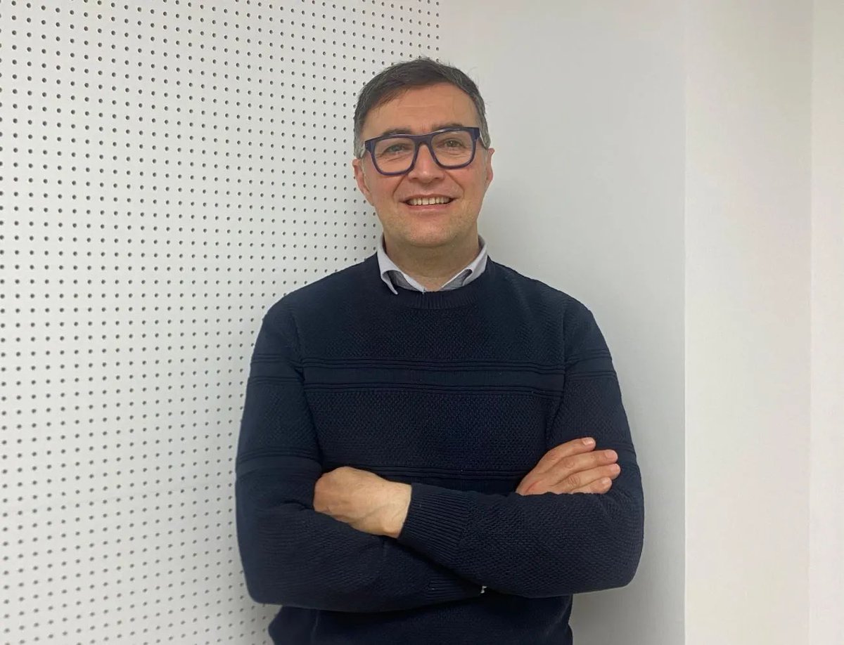 El bisbe de St. Feliu a Rosalía: "No aconsegueixo entendre't, em generes preguntes". Com fer que els mitjans parlin de tu, quan mai no ho fan. L’Església també te els seus “spin doctors”. Us presentem el guardià del missatge del Bisbe Xabier Gómez, Emili Pacheco. #compol