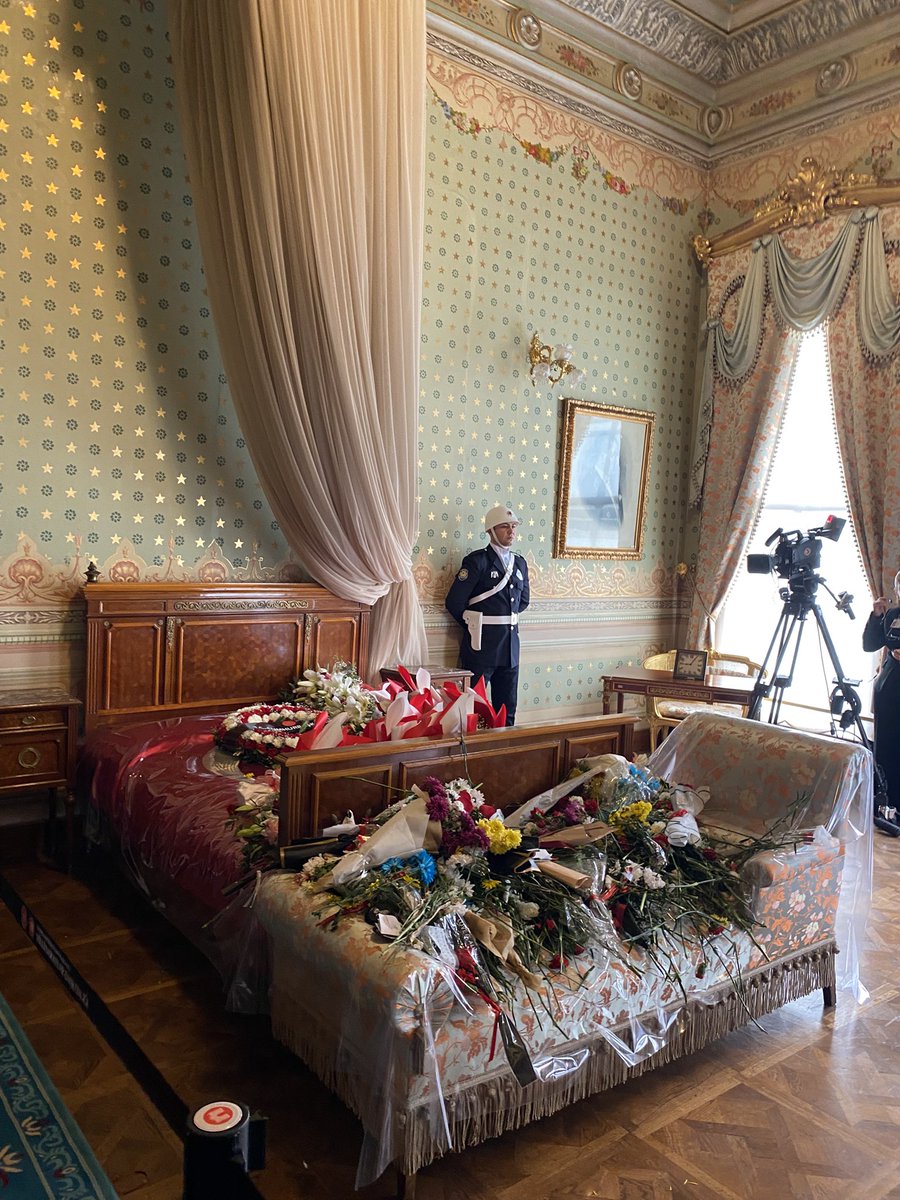 bugün, 10 kasım 2025. seni hala çok seviyorum paşam. ilelebet izindeyiz.