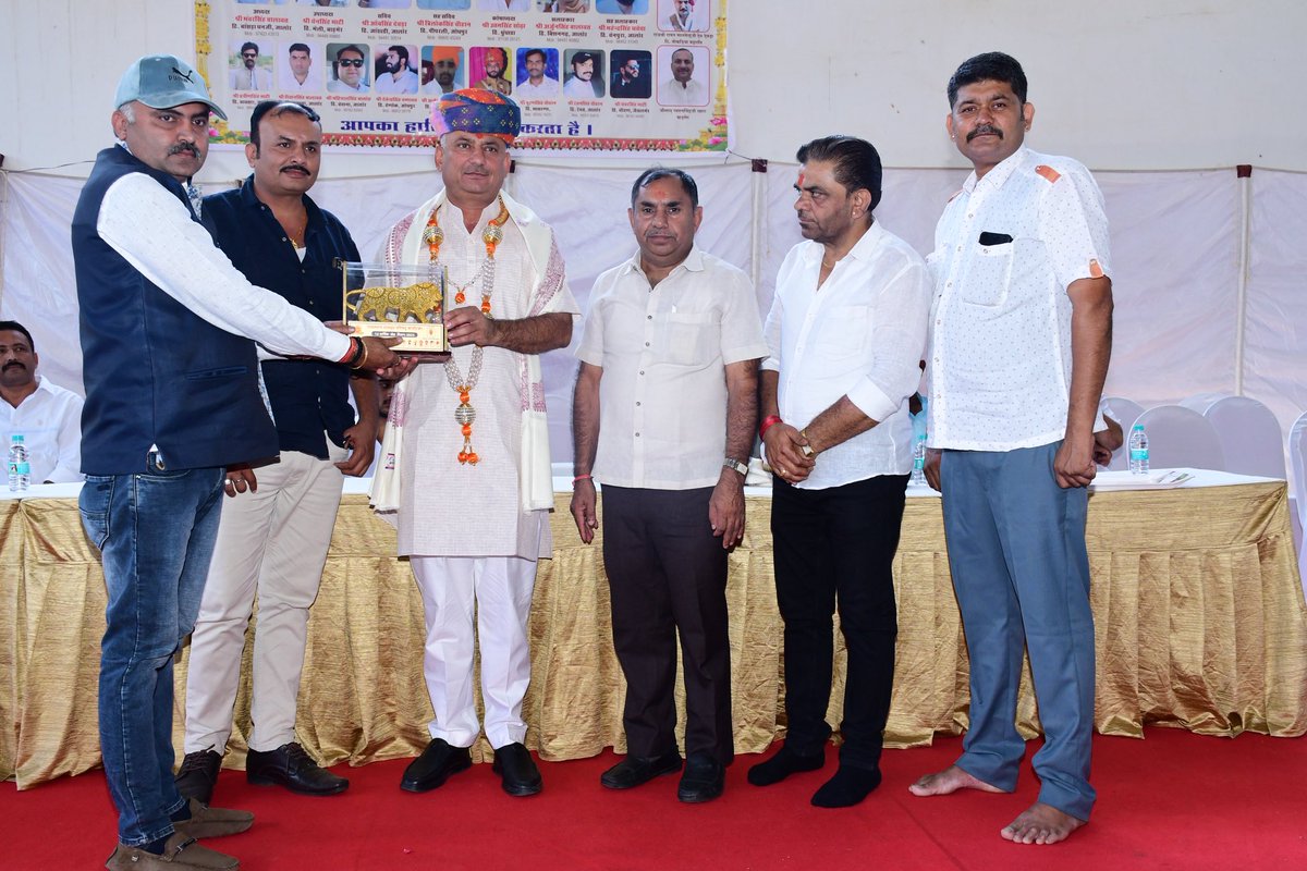 SSKharaBJP's tweet image. कल बेंगलुरु के हीरा फार्म हाउस, यलहंका में राजस्थान राजपूत परिषद, कर्नाटका द्वारा आयोजित दीपावली स्नेह मिलन एवं 12वां वार्षिकोत्सव कार्यक्रम में उपस्थित हुआ।