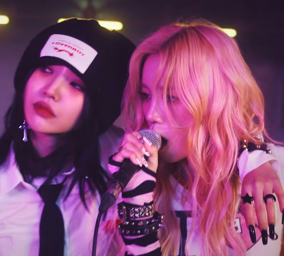 _kwinka_'s tweet image. I vote #idle for #2025MAMAVOTE