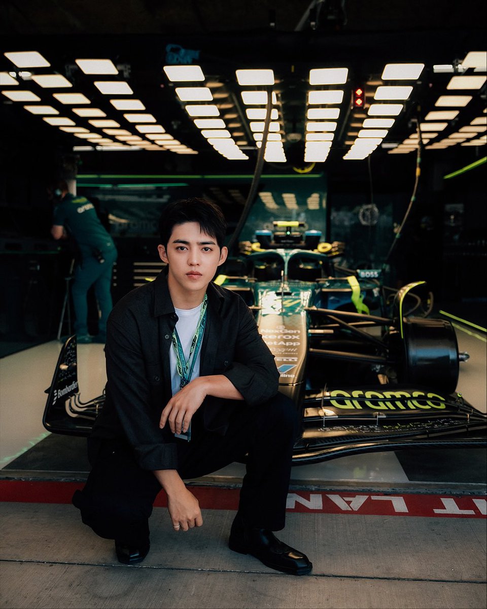 cheolhanclub's tweet photo. hehe new lego f1 minifig !!!! aston martin because scoups!!! @LEGO_Group @AstonMartinF1 HAHHAHA 😁

#2025MAMAVOTE #SEVENTEEN https://t.co/PkmsaTjVng