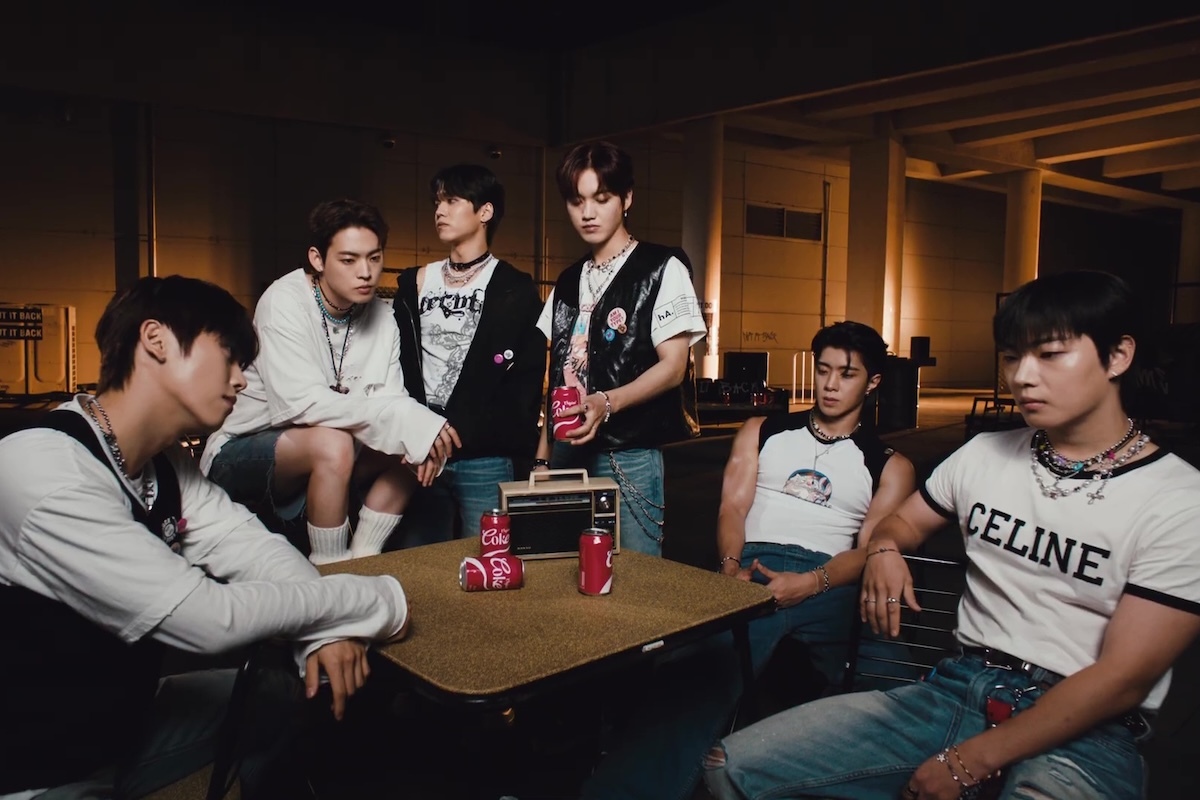 WATCH: #ONF Wants To "Put It Back" In Sleek Comeback MV
soompi.com/article/179235…