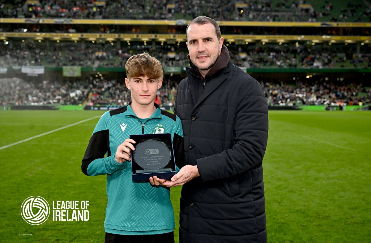 Congratulations to Harry Rehill on receiving the EA Sports LOI Academy MU14 Player of the Year. Harry is pictured with John O'Shea, Assistant Manager Republic of Ireland, at half time during the FAI Cup final yesterday. 
Well done on your achievement Harry👏☘️