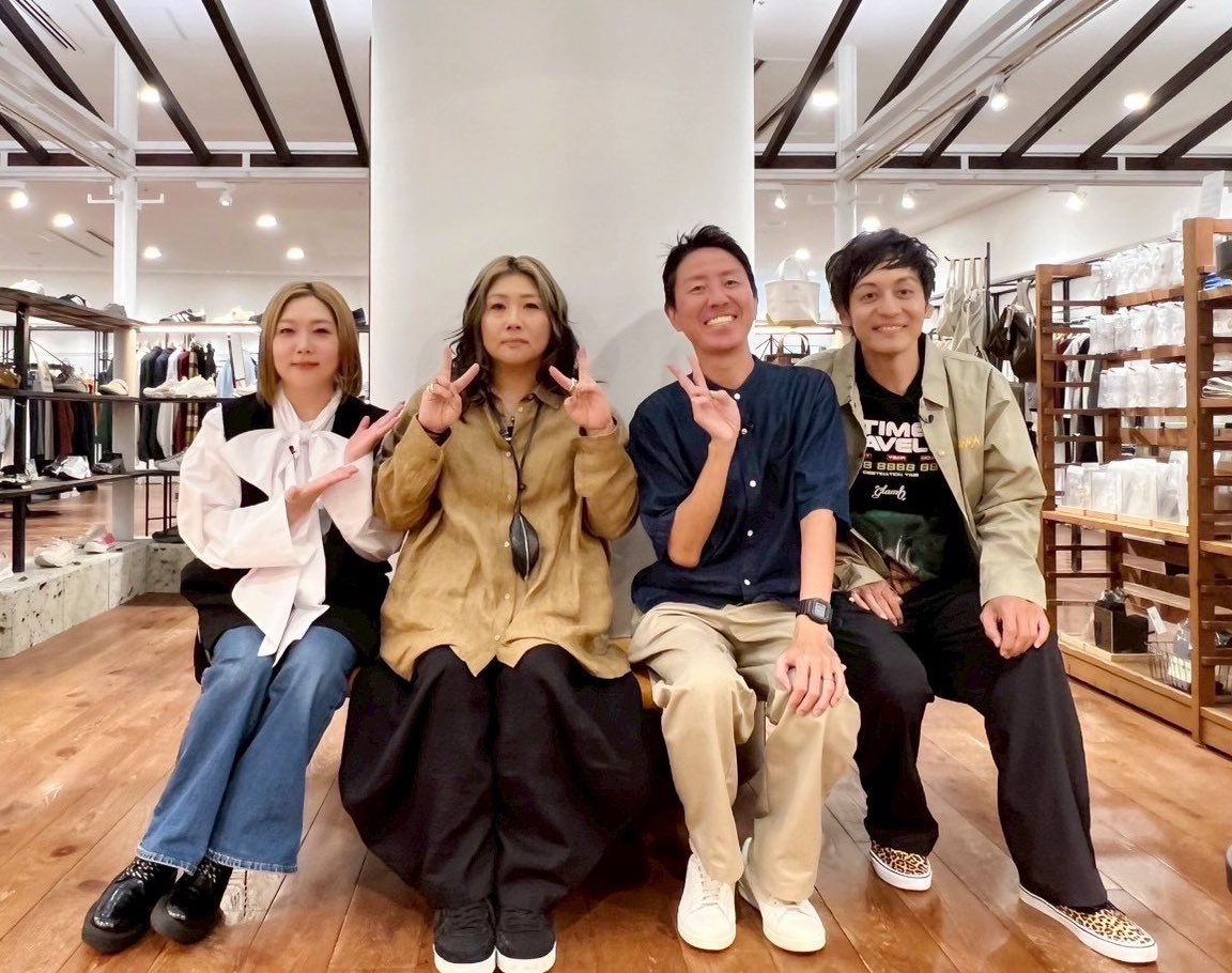 dokoiko_tvo's tweet image. ／
昨日放送の #やすとものどこいこ
＼

チュートリアル福田&amp;amp;とろサーモン村田と
グランフロント大阪で買い物したお店&amp;amp;
商品情報🛍️は #テレビ大阪 番組HPから
ご覧下さい！
→tv-osaka.co.jp/ip4/yasutomo/h…

TVer配信中➡️ tver.jp/episodes/epo8p…