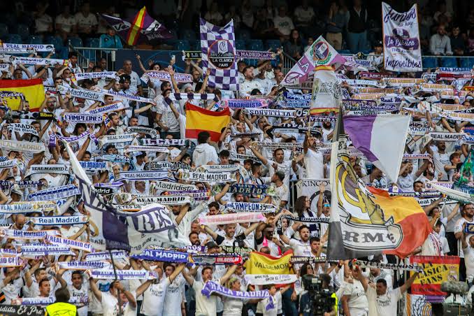 Estamos hablando mucho del problema de Xabi y el vestuario, que existe y me siento muy triste por ello, pero hay que decir que el mayor problema que tiene este club, es que hay "madridistas" que son más de los jugadores que de su club. Eso sí que es un problema!!