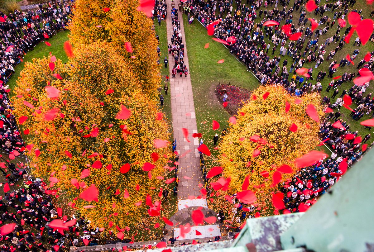 CharnwoodBC's tweet image. Charnwood paid tribute to fallen heroes on Remembrance Sunday in events in Loughborough and throughout the borough.

Read more 👉charnwood.gov.uk/news/2025/11/0…

We will remember them 🌹