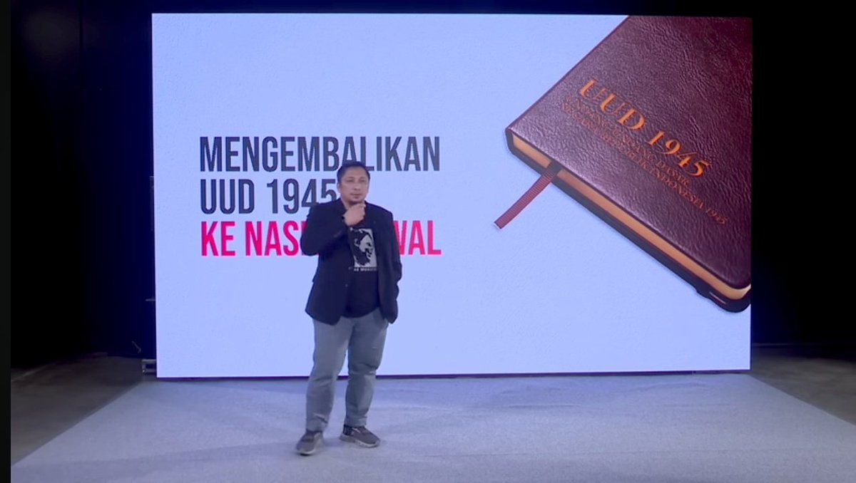asquamosal's tweet photo. Sudah dipaparkan oleh Feri Amsari di @DirtyVote ll bahwa tujuan dari o3 (otot, otak dan ongkos) adalah untuk kembali ke naskah awal UUD 1945 https://t.co/zsiVUEOEZF