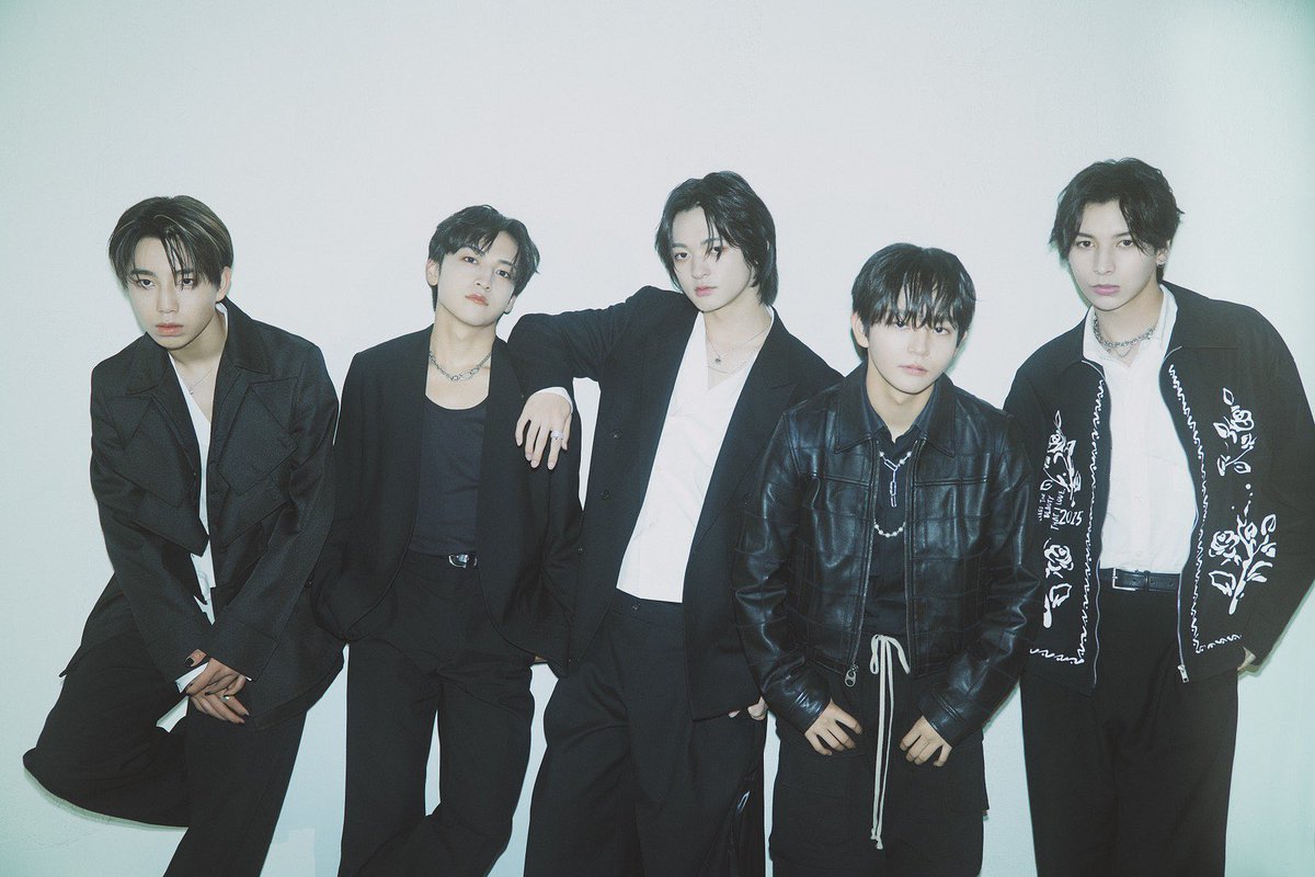 ◤#音楽誌MG NO.30 発売中！◢

【PRESENT】
#STARGLOW さんの
サイン入り生写真を1名様に🎁

①このアカウントをフォロー＆RP
②このポストにリプ

12/8(月)〆切✅
当選通知はDMにて✉

🛒ご購入は
x.gd/XvLNn