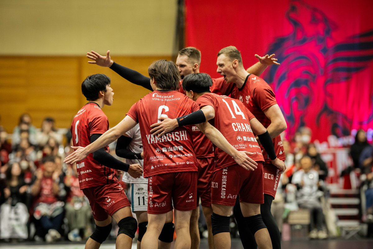 voreas_official's tweet photo. /／
11/23(日) 3rdホームゲーム
サントリーサンバーズ大阪戦
NHK全道生中継決定！🏐✨️
\＼

◆日程：11月23日（日）
◆放送時間：13:05生中継開始、13:10試合開始
◆放送局：NHK総合（北海道エリア）
※NHK ONEでも見逃し配信予定

会場での観戦はもちろん、会場にお越しになれない方も
この機会にぜひ生中継で
ヴォレアス北海道の熱い戦いをご覧ください！🔥🐺

🔻詳細はこちらから
https://t.co/Fcq9jfHUki

#ヴォレアス北海道 #研イダ牙剥ク #旭川 #バレーボール
