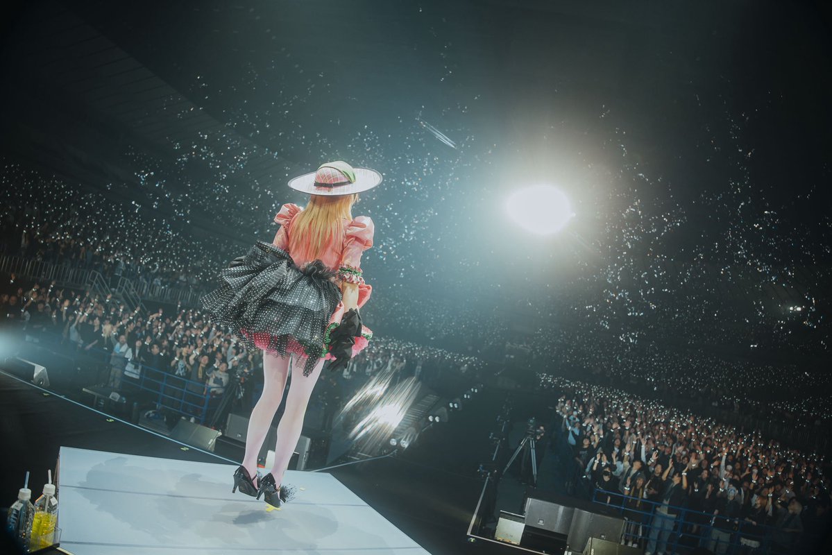 RRReol's tweet image. 美辞学、たくさんの方にお力添えをいただき果たせたステージでした🙏

History of Reolのナレーションは海賊？の女こと宝鐘マリン @houshoumarine と映像の女お菊 @__Lizel 、新曲「おとめの肖像」の曲冒頭ボイスは学者の男こと成田先生 @narita_yusuke にご担当いたただきました

あとはインスタへ📸