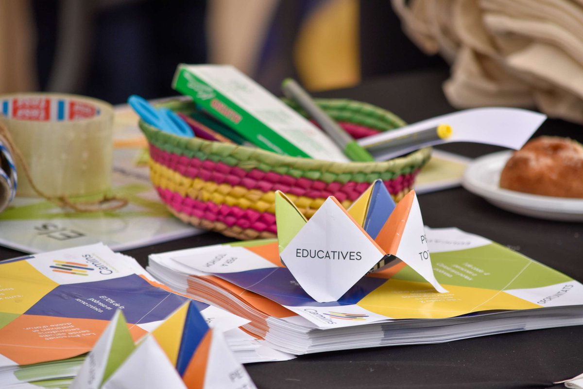 CaminsFundacio's tweet image. Gran jornada a la #PIAandGO 💙
Des de @CaminsFundacio vam sumar-hi amb el nostre taller de bosses reciclades i els 4 sabaters de les oportunitats educatives.

Gràcies a @escolapiacat per convidar-nos-hi, a ser un dia ple d’energia, solidaritat i per fer que l’educació no s’aturi!