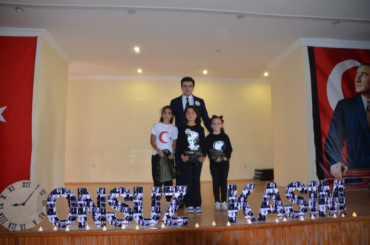 Cumhuriyetimizin Kurucusu Mustafa Kemal ATATÜRK vefatının 87.yıl dönümünde saygı ve rahmetle anıldı.

Bizlere emanet ettiği Cumhuriyetin nesilleri olarak Gazi Mustafa Kemal ATATÜRK’ü saygı ve minnetle yad ediyoruz.