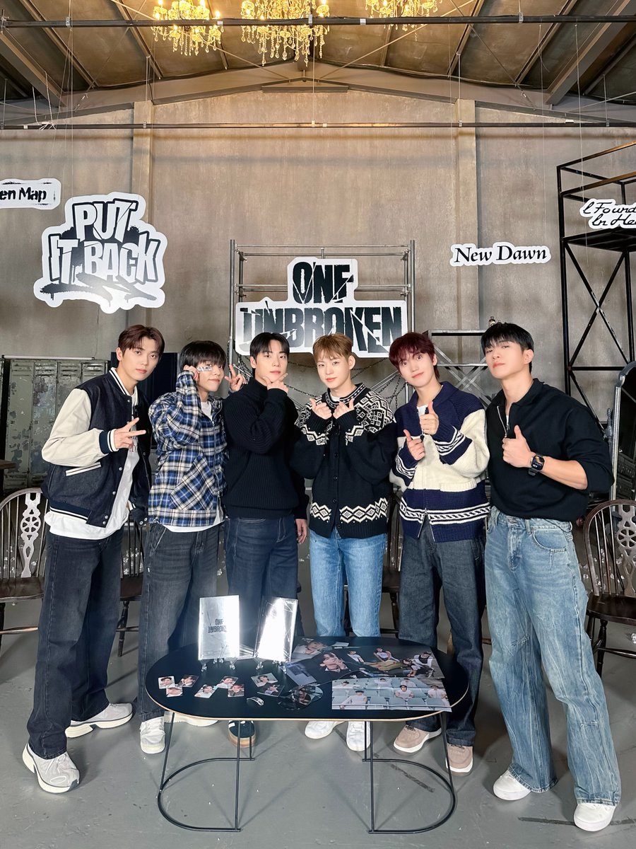 wm_on7off's tweet image. [#LightONF] 25.11.10 COUNTDOWN LIVE 📸

미니 9집의 시작을 함께한 COUNTDOWN LIVE❣️
이번 앨범도 행복한 기억으로 가득 채워지길 바라요🥰
퓨즈와 온앤오프 우리는 UNBROKEN‼️

#온앤오프 #ONF
#UNBROKEN #Put_It_Back