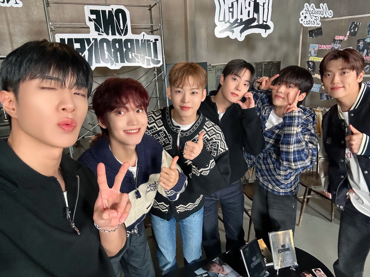 wm_on7off's tweet image. [#LightONF] 25.11.10 COUNTDOWN LIVE 📸

미니 9집의 시작을 함께한 COUNTDOWN LIVE❣️
이번 앨범도 행복한 기억으로 가득 채워지길 바라요🥰
퓨즈와 온앤오프 우리는 UNBROKEN‼️

#온앤오프 #ONF
#UNBROKEN #Put_It_Back