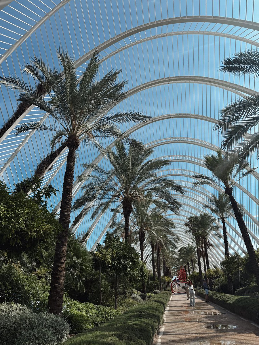 models4_models's tweet image. Happy Monday!🤗