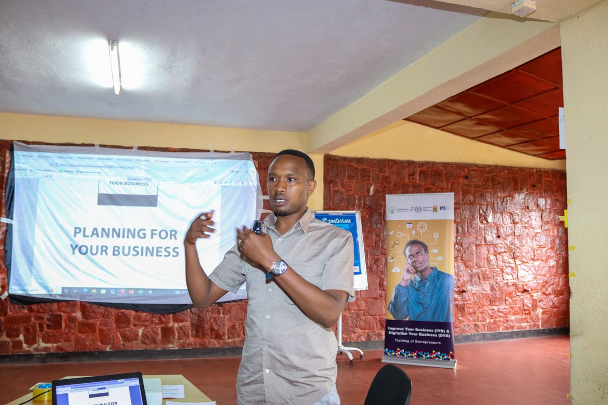 BusinessImanzi's tweet photo. Day 1 of #IYB &amp; #DYB kicks off with #Planning Your Business session 🧭! #Entrepreneurs explore goals, strategies &amp; action steps to build a strong foundation for the future 💪✨. https://t.co/3isoddMAct