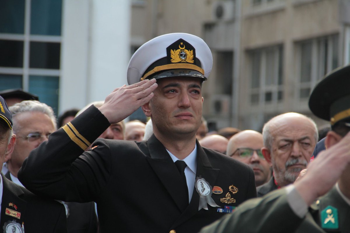 Cumhuriyetimizin kurucusu Büyük Önder Gazi Mustafa Kemal ATATÜRK, vefatının 87. yılında tüm yurtta olduğu gibi Hopa’da da düzenlenen törenle anıldı.

hopam.com/icerikdetay.ph…