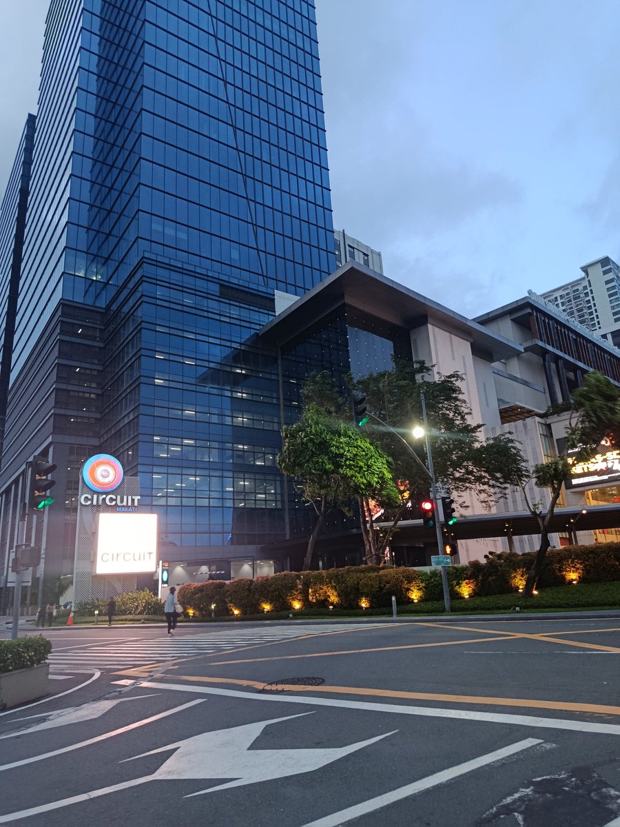 MateoDiscreet's tweet image. At Ayala Malls Circuit, anyone here or malapit? 

#altermakati
#altermanila
#altermandaluyong 
#AlterQC 
#alterpasay
#alterbagets