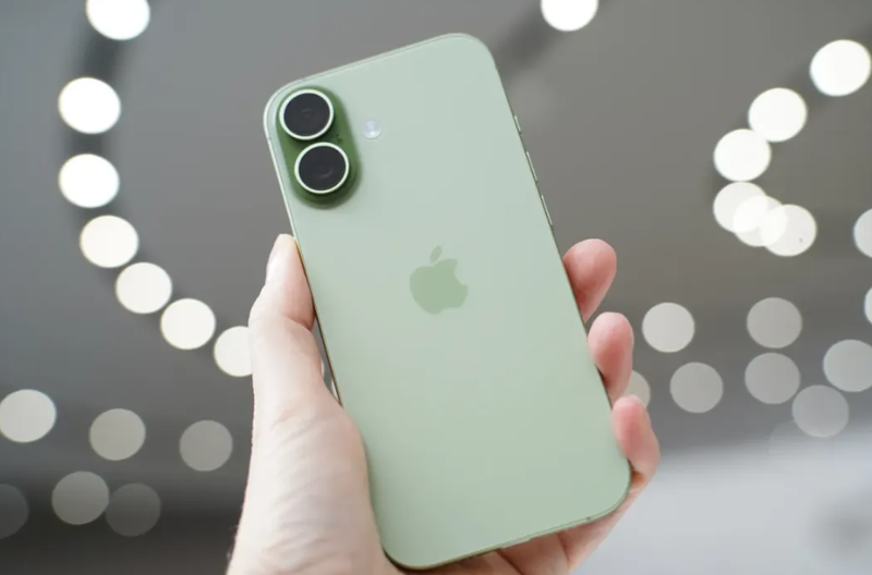 TogetherAgency_'s tweet photo. 📢Tim Cook confirms that #Apple Intelligence will soon integrate not only with #ChatGPT, but also with Google Gemini and other AI tools. 

For designers, strategists, and developers: time to rethink what #UX means when interactions are shared across multiple #AIs. https://t.co/YNcrx3tHZX