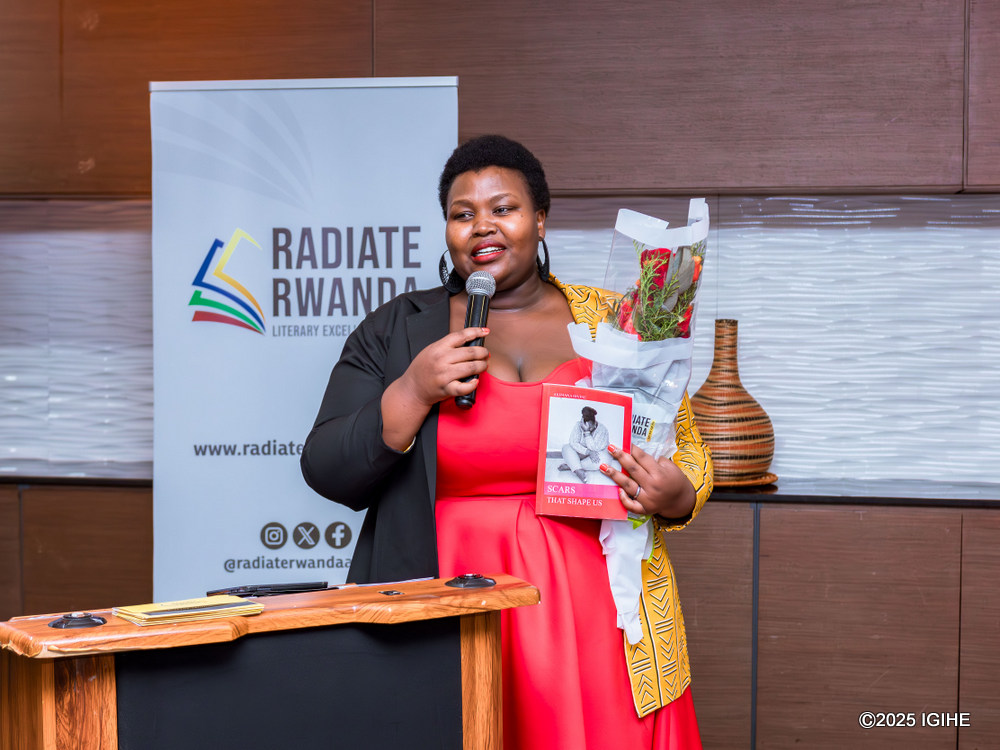 IGIHE's tweet photo. Umuryango uteza imbere umuco wo gusoma no kwandika ibitabo, Bridgevision, ubinyujije mu bihembo byiswe ‘Radiate Rwanda Literacy Excellence Awards’, wahembye abanditsi b’ibitabo batanu bahize abandi mu 2025 barimo Kayitesi Judence wahawe igihembo cy’umwanditsi mwiza w’umugore na Mugesera Antoine wabaye umwanditsi mwiza w’ibihe byose.

➡️https://t.co/mWsLIea285