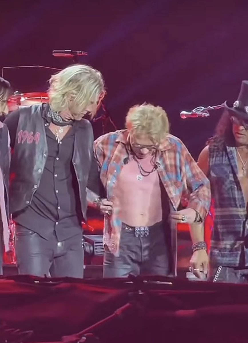 slapmebass's tweet image. IM NOT OKAY