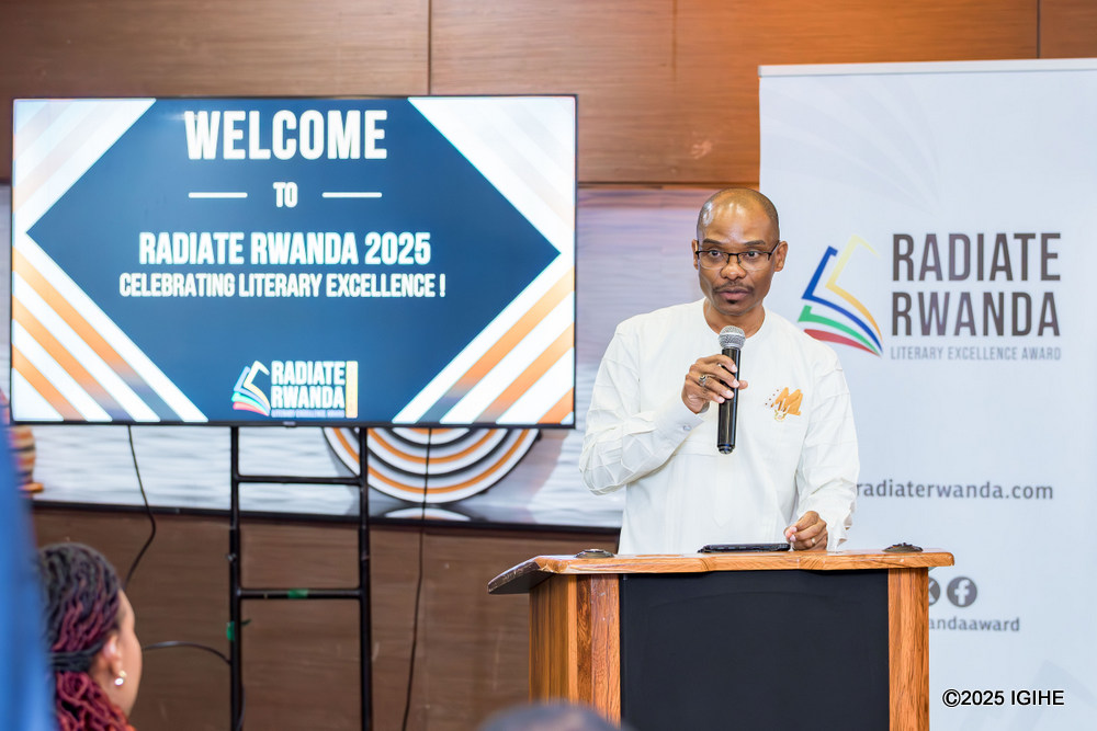 IGIHE's tweet photo. Umuryango uteza imbere umuco wo gusoma no kwandika ibitabo, Bridgevision, ubinyujije mu bihembo byiswe ‘Radiate Rwanda Literacy Excellence Awards’, wahembye abanditsi b’ibitabo batanu bahize abandi mu 2025 barimo Kayitesi Judence wahawe igihembo cy’umwanditsi mwiza w’umugore na Mugesera Antoine wabaye umwanditsi mwiza w’ibihe byose.

➡️https://t.co/mWsLIea285