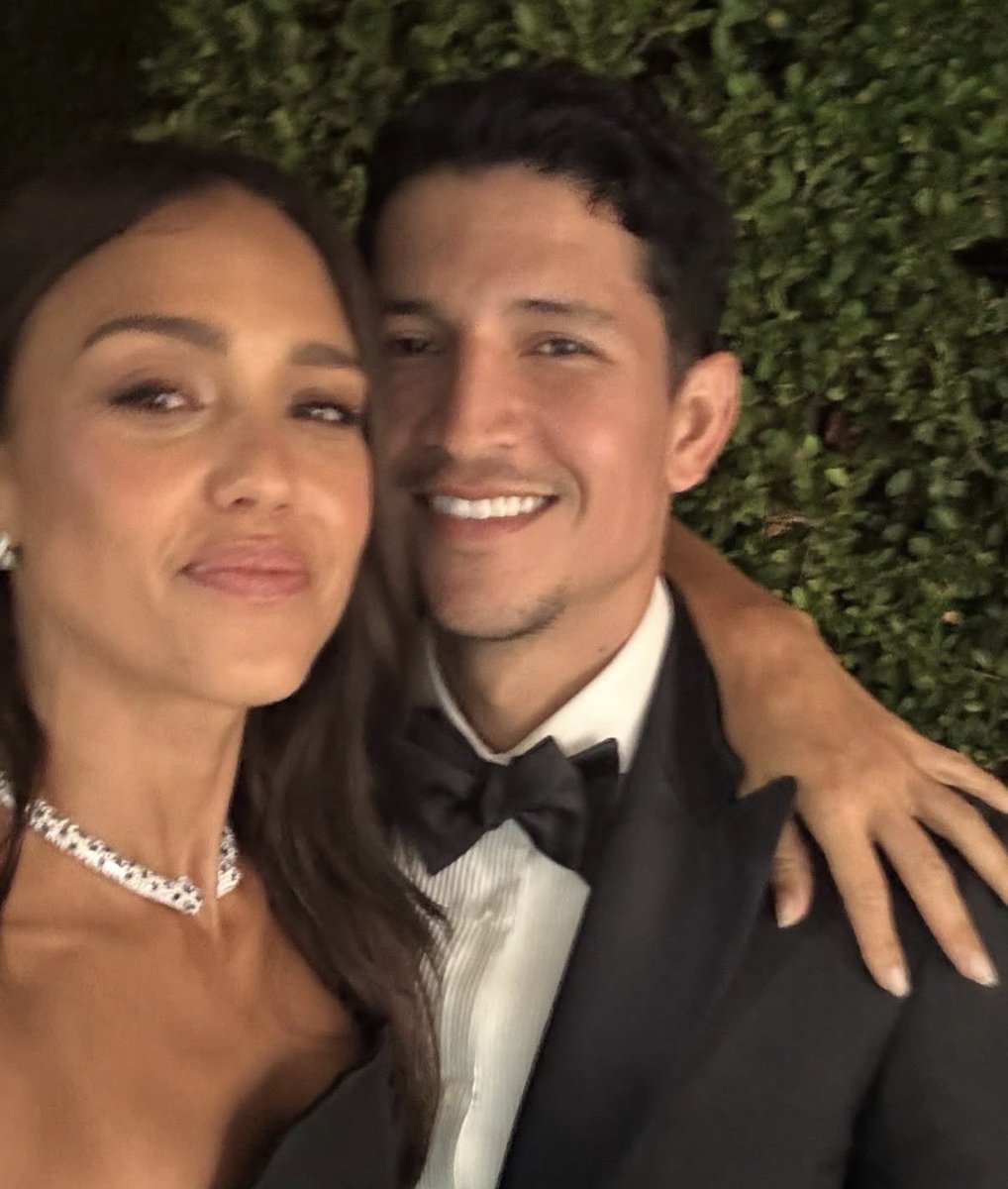 cosmic_marvel's tweet image. Jessica Alba and Danny Ramirez in newly shared photos.