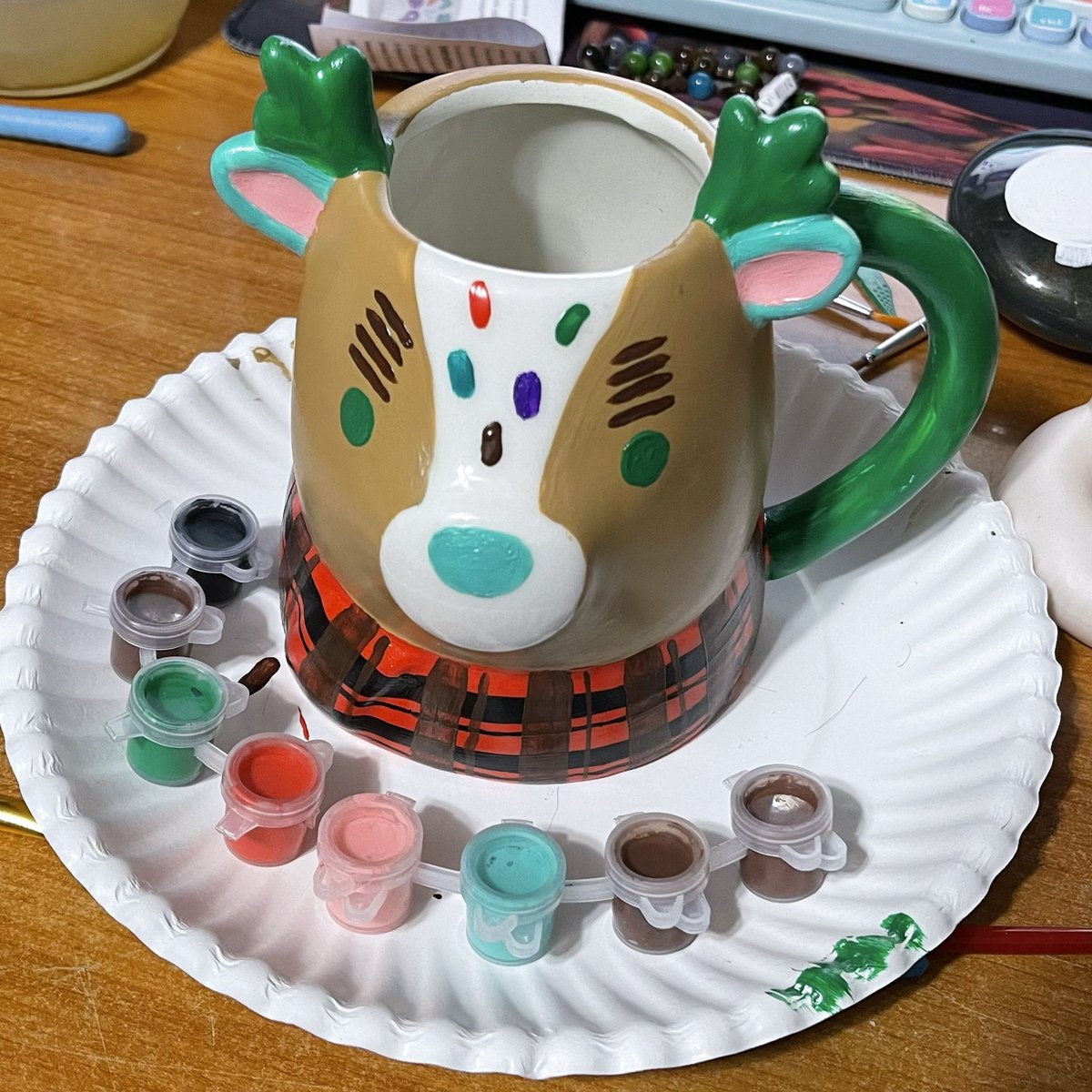 I painted a mug to look like Britain… I’m love him 💚🦌❄️
#hetalia #ヘタリア