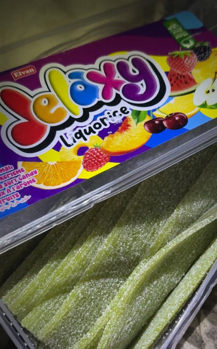 الطفل اللي داخلي رافض يخلي  الحلويات 🌚🌚🌚