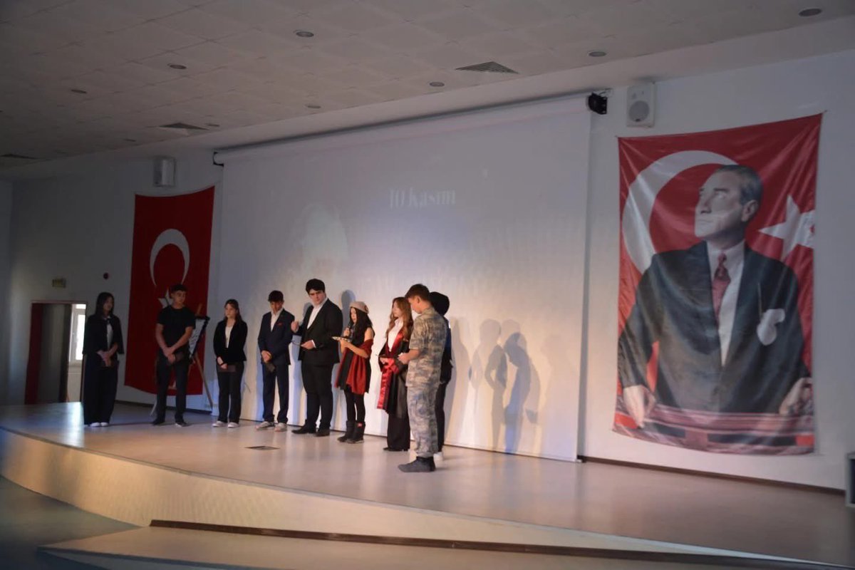 Cumhuriyetlerimizin kurucusu Ulu Önder Gazi Mustafa Kemal ATATÜRK’ü saygılar, minnetle ve rahmetle anıyorum. #10Kasım