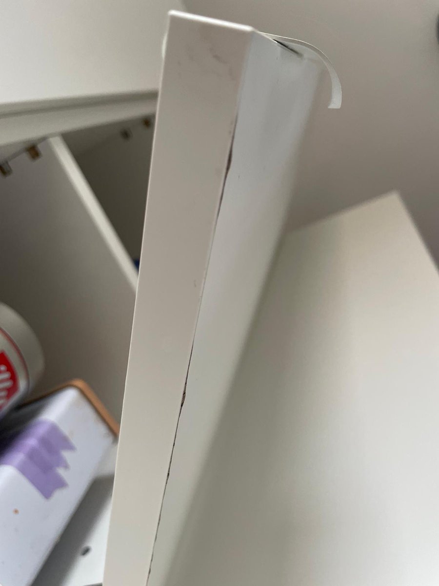 Ojito a la publicidad engañosa de <a href="/IKEASpain/">IKEA España</a> ¿de qué sirven 10 ó 25 años de garantía si luego te dicen que lo que veis en las fotos es un problema de mal uso del usuario por el humo y la humedad? ¿en serio? ¿en una cocina hay mal uso por humo o humedad? 😤 [Solo 6 meses de uso]