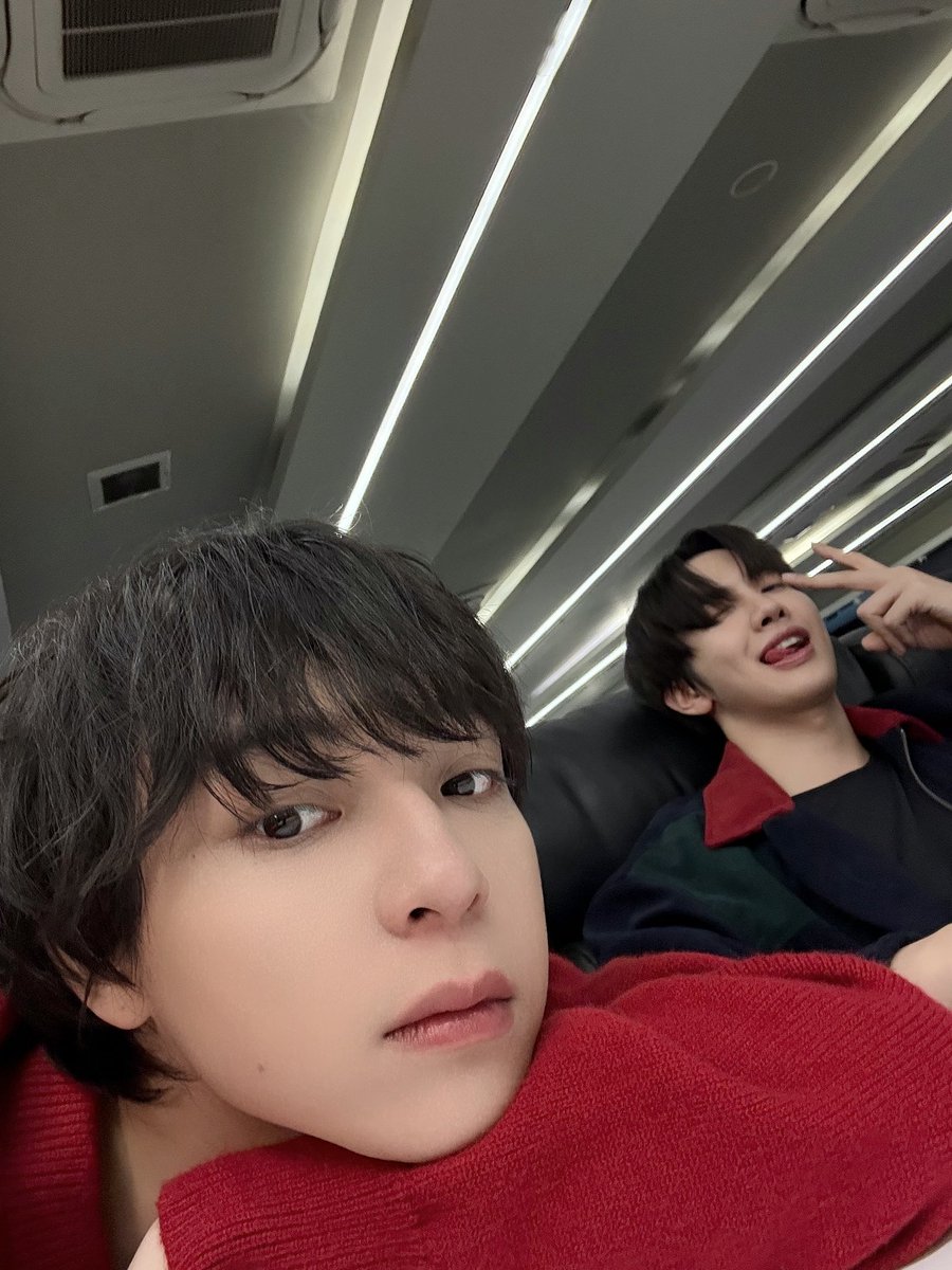 FUKiTOJiSHiKAME's tweet image. นิยาย #ซอโซ่ล่ามธีร์ ฟิวกุ๊ดมั้ยคับ อยากรู้ อ่านจากไหนคับ หรือต้องเป็นหนังสือเท่านั้นคับ
(วงเล็บเข้มๆ น้อนน่ารักมากคับ อยากบีบแจ้ม แต่คงทำไม่ได้ คงมีแต่พี่คนข้างๆที่ทำได้มั้งนะ)

#bbasjtr
#บาสเด็กอ้วนที่แท้จริง