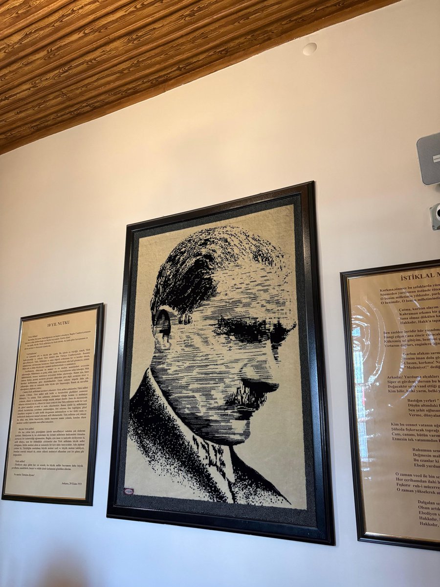 İLELEBET MAVİ GÖZLERİNİN İZİNDE, OLMAMIZI İSTEDİĞİN GENÇLİK HEDEFİYLE!
ATA'mızın aramızdan ayrılışının 87.yıl dönümünde Atatürk Evini ziyarette bulunduk.
#ErzurumLiseGFB