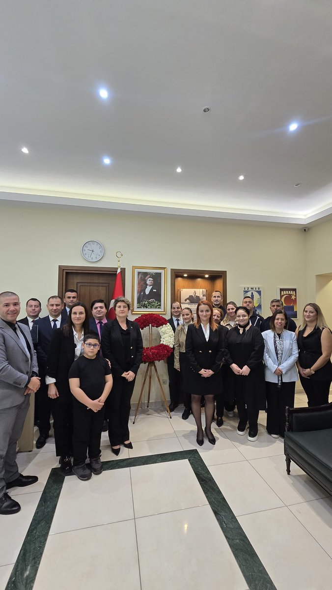 Başkonsolosluğumuzda düzenlediğimiz 10 Kasım töreninde, Cumhuriyetimizin kurucusu Büyük Önder Gazi Mustafa Kemal Atatürk'ü saygı, minnet ve rahmetle andık.