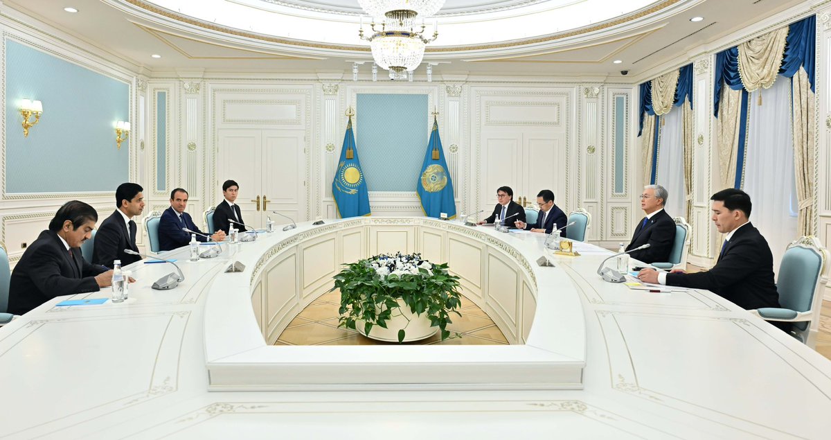 aqorda_press's tweet image. 🇰🇿 President Kassym-Jomart Tokayev met with Luigi Carraro, President of the International Padel Federation (@PadelFIP), and Nasser bin Ghanim Al-Khelaïfi, Chairman of the Premier Padel Tour.

The meeting focused on the development of padel in Kazakhstan. The country now has a…