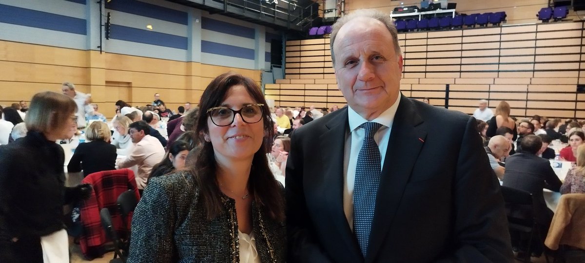 Em Sucy-en-Brie na iniciativa de solidariedade da Associação "Les Copains d'Hugo" na companhia da Conselheira Regional de origem portuguesa Angela Avond .
Um bom momento.