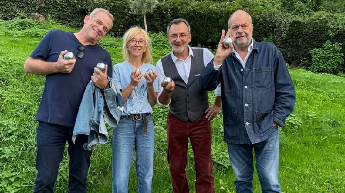 Mediasinfos's tweet image. NOUVEAU CARTON avec un record de saison pour l'émission de #FrédéricLopez #UnDimancheALaCampagne hier à 16h10 sur #France2: Le programme avec notamment @E_DupondM en invité a réuni 2 Millions de téléspectateurs. Retrouvez notre article ici: mediasinfosblog.wordpress.com/2025/11/10/dec…